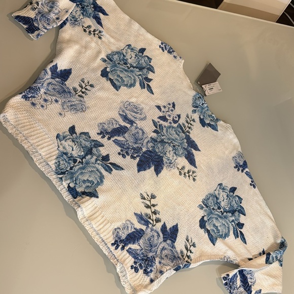 B. Young sweater - L/XL - Picture 6 of 10